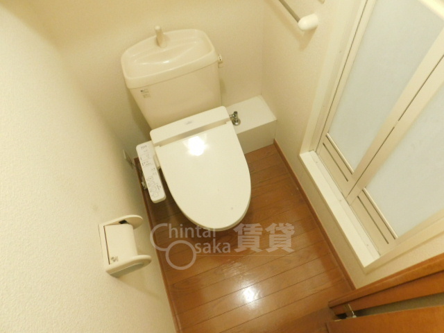 阪急宝塚線 石橋阪大前駅 徒歩12分 2階建 築24年のトイレ写真