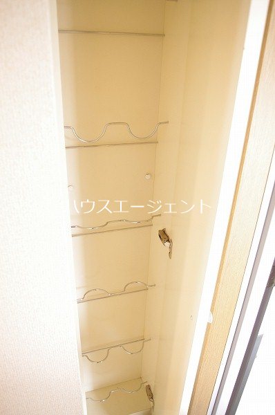 エントランス　シューズボックス付き。