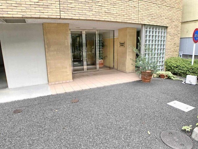 エントランス　オートロック付きです