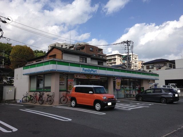 コンビニ　ファミリーマート早良昭代１丁目店（コンビニ）まで611m