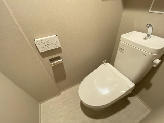 東京メトロ日比谷線 三ノ輪駅 徒歩4分 10階建 築1年のトイレ写真