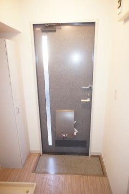 モンピエス船橋の玄関写真