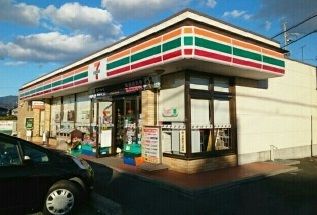 コンビニ　セブンイレブン（コンビニ）まで700m