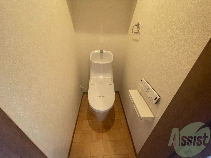トイレ　トイレはウォシュレット機能付きで、快適にお過ごしいただけます