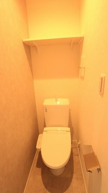 埼玉高速鉄道 南鳩ケ谷駅 徒歩4分 3階建 築1年のトイレ写真