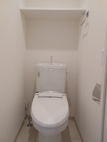 ＪＲ山手線 渋谷駅 徒歩8分 12階建 築15年のトイレ写真