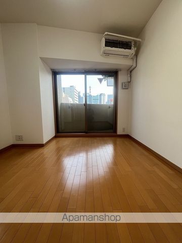 地下鉄御堂筋線 中津駅 徒歩3分 15階建 築19年の居間写真