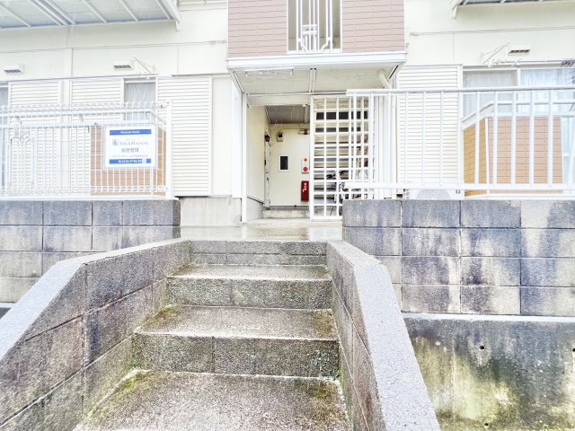 ＪＲ総武線 西千葉駅 バス乗車時間：19分 最寄りバス停で下車 徒歩4分 2階建 築36年の外観写真