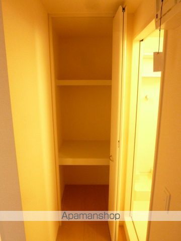 リニモ 長久手古戦場駅 徒歩9分 3階建 築13年の玄関写真