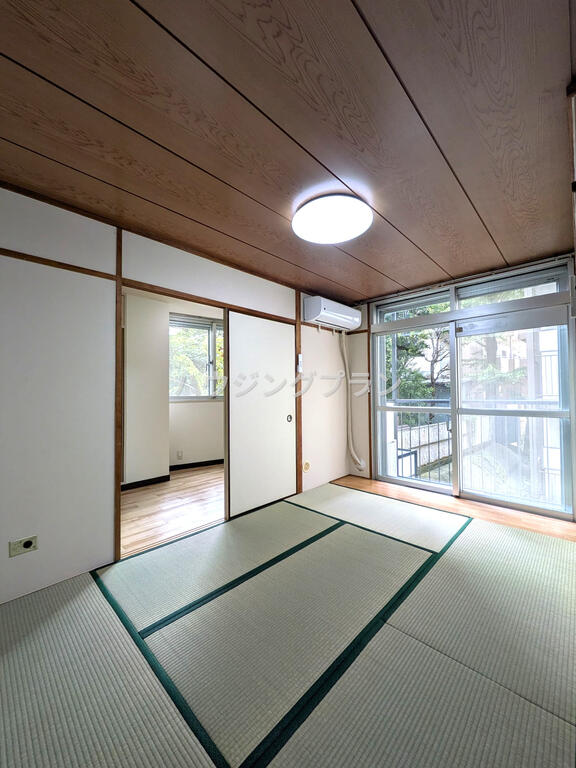 東京メトロ有楽町線 護国寺駅 徒歩3分 9階建 築47年の居間写真