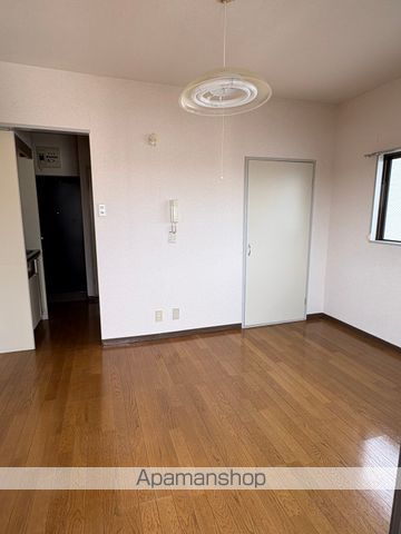 セントラルハイツIIの居間写真