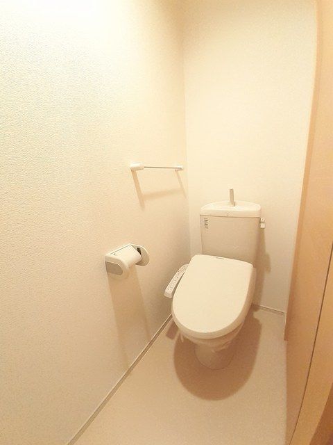 ＪＲ信越本線 茨目駅 徒歩2分 2階建 築15年のトイレ写真
