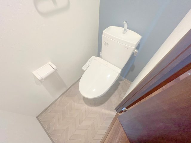 トイレ　清潔感のあるトイレは、誰もがリラックスできる空間です。