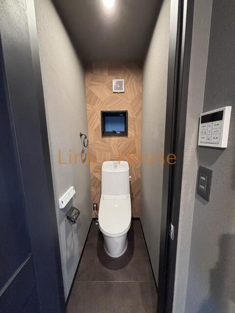 京成押上線 八広駅 徒歩10分 3階建 築3年のトイレ写真