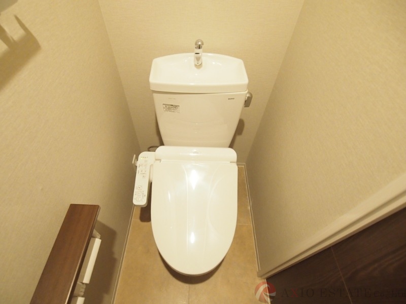 Mid Court Higashimikuniのトイレ写真