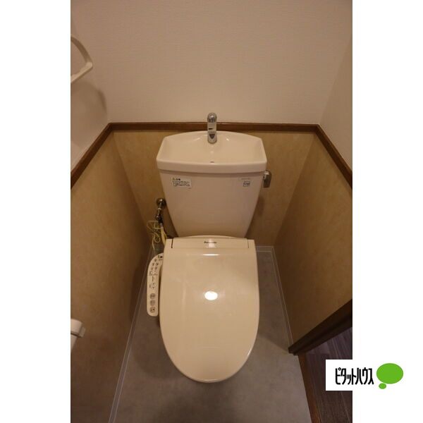 地下鉄桜通線 御器所駅 徒歩3分 6階建 築24年のトイレ写真