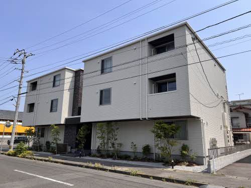 ヴォワレ エ フルール新北町