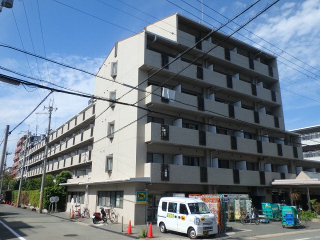 建物外観　落ち着いた雰囲気の外観です