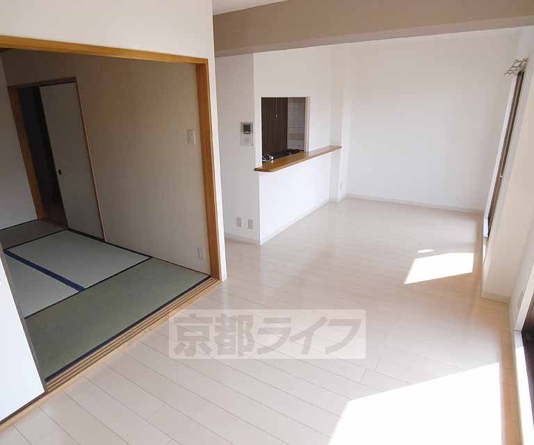 居室・リビング　広々空間。みんなで集まりたくなりますね。