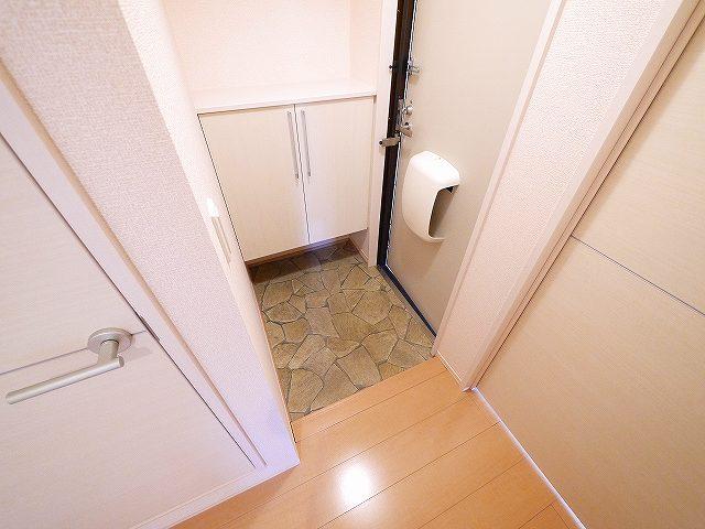 リビングタウン四条大路 D棟の玄関写真