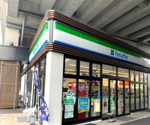 コンビニ　ファミリーマート 石神井公園駅西店（コンビニ）まで415m