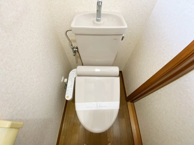 ＪＲ埼京線 戸田駅 徒歩10分 2階建 築35年のトイレ写真
