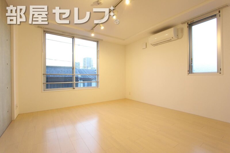 居室・リビング　３０４号室の写真です。