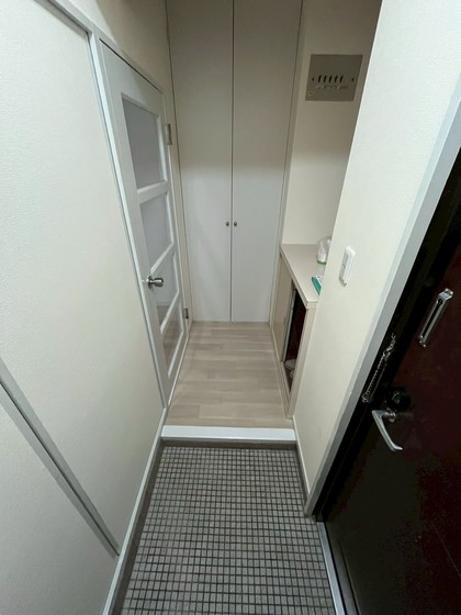 玄関　※別号室の写真を使用しております。