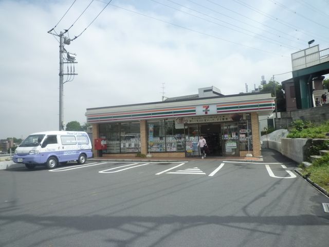コンビニ　★★セブンイレブン（コンビニ）まで390m