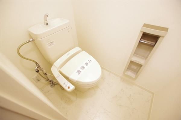トイレ　類似室内