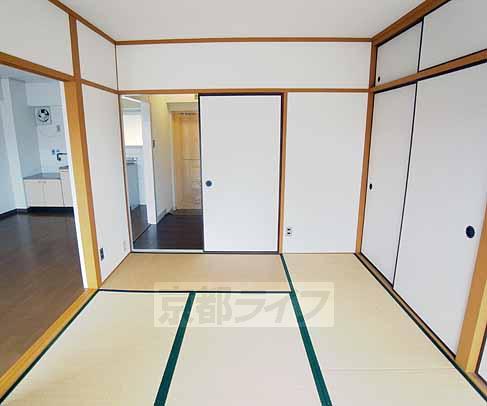 レジデンス上花山の居間写真