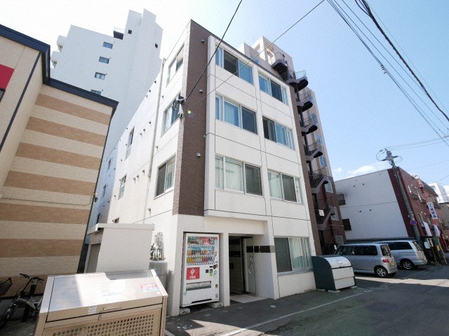 地下鉄東西線 西１１丁目駅 徒歩12分 4階建 築11年の外観写真