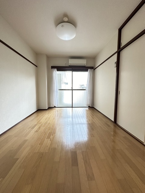 京王相模原線 京王堀之内駅 徒歩5分 3階建 築38年の居間写真