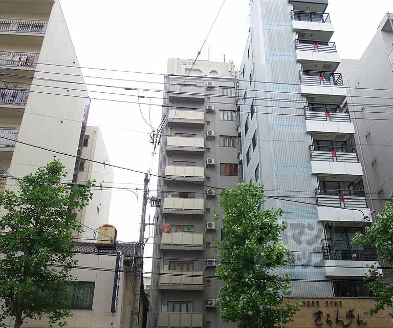 ルピエ四条の外観写真