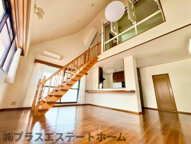 パルテール新長田の居間写真