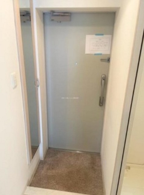 玄関　別部屋同仕様タイプ