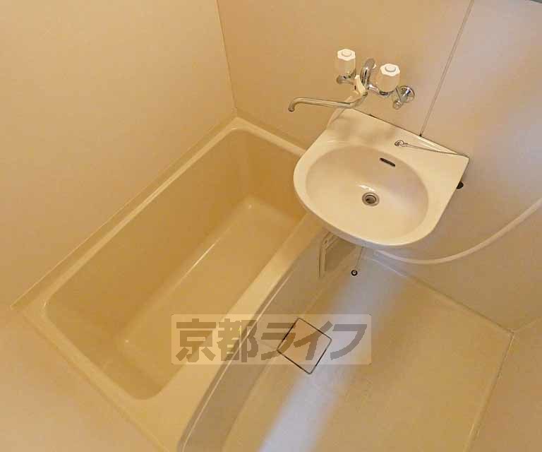 バス・シャワールーム　清潔感のある浴室です！