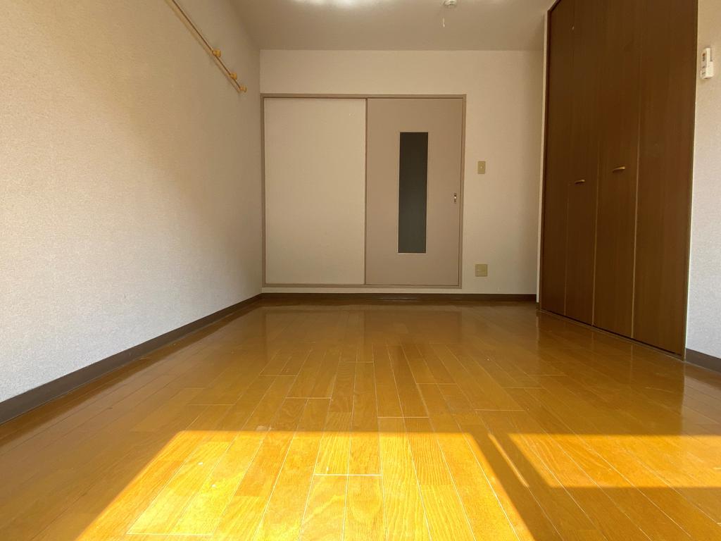 ウエルス古谷IIの居間写真