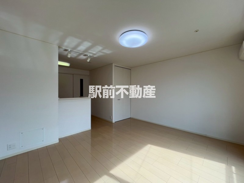 居室・リビング　※同物件別部屋の参考写真・現況優先