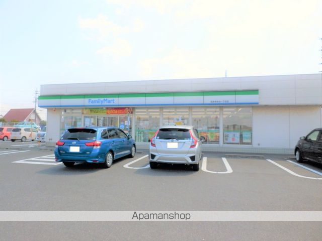 コンビニ　ファミリーマート知多寺本台一丁目店（コンビニ）まで593m
