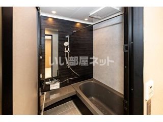 【フロンティア新宿タワーのバス・シャワールーム】