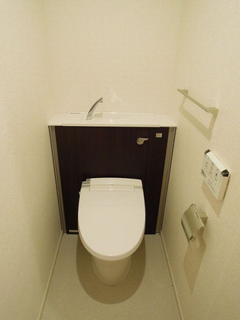 【コスモ・ガーデン上足洗のトイレ】