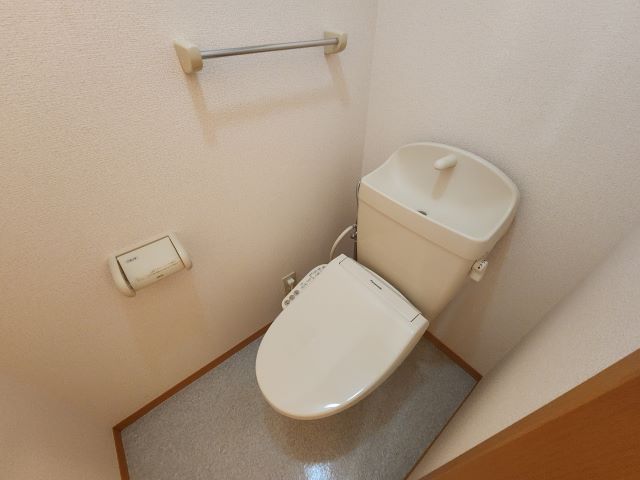 トイレ　201号室の写真を掲載しております