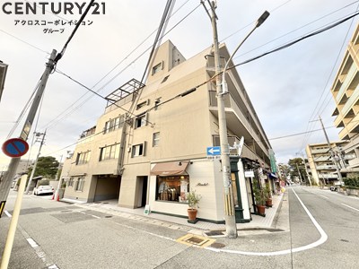 建物外観　敷地内駐車場・駐輪場あり！