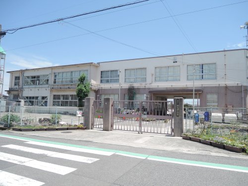 【泉南市中小路のマンションの中学校】