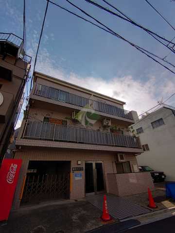 渋谷区鶯谷町のマンションの建物外観