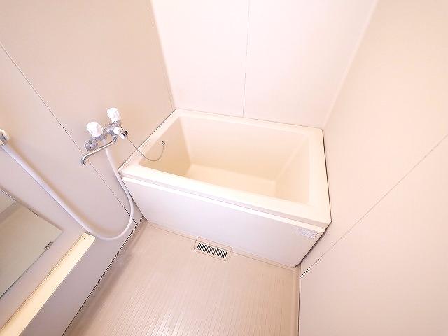 バス・シャワールーム　ゆったり過ごせるお風呂です