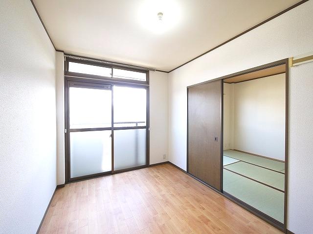 その他部屋・スペース　明るい洋室です。