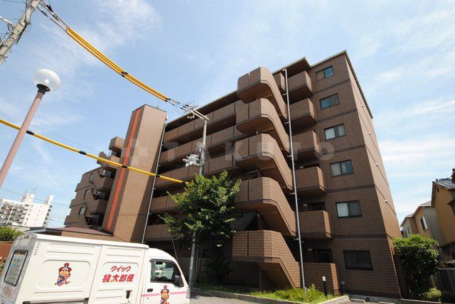 大阪市東淀川区豊里のマンションの建物外観