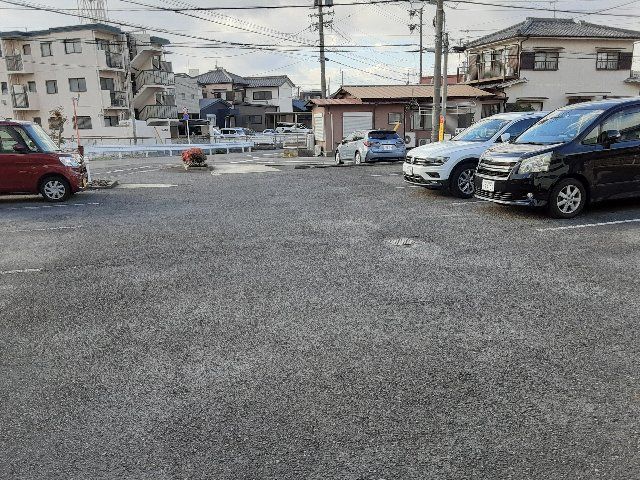 【ナカハイツ瀬古の駐車場】